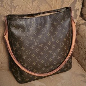 LOUIS VUITTON LOOPING GM